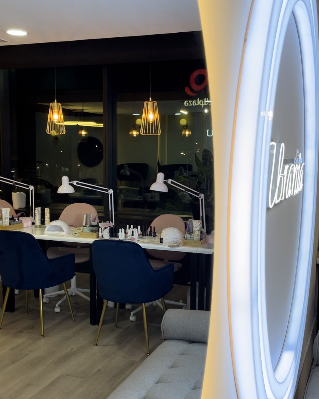 Salón Urania en La Reina