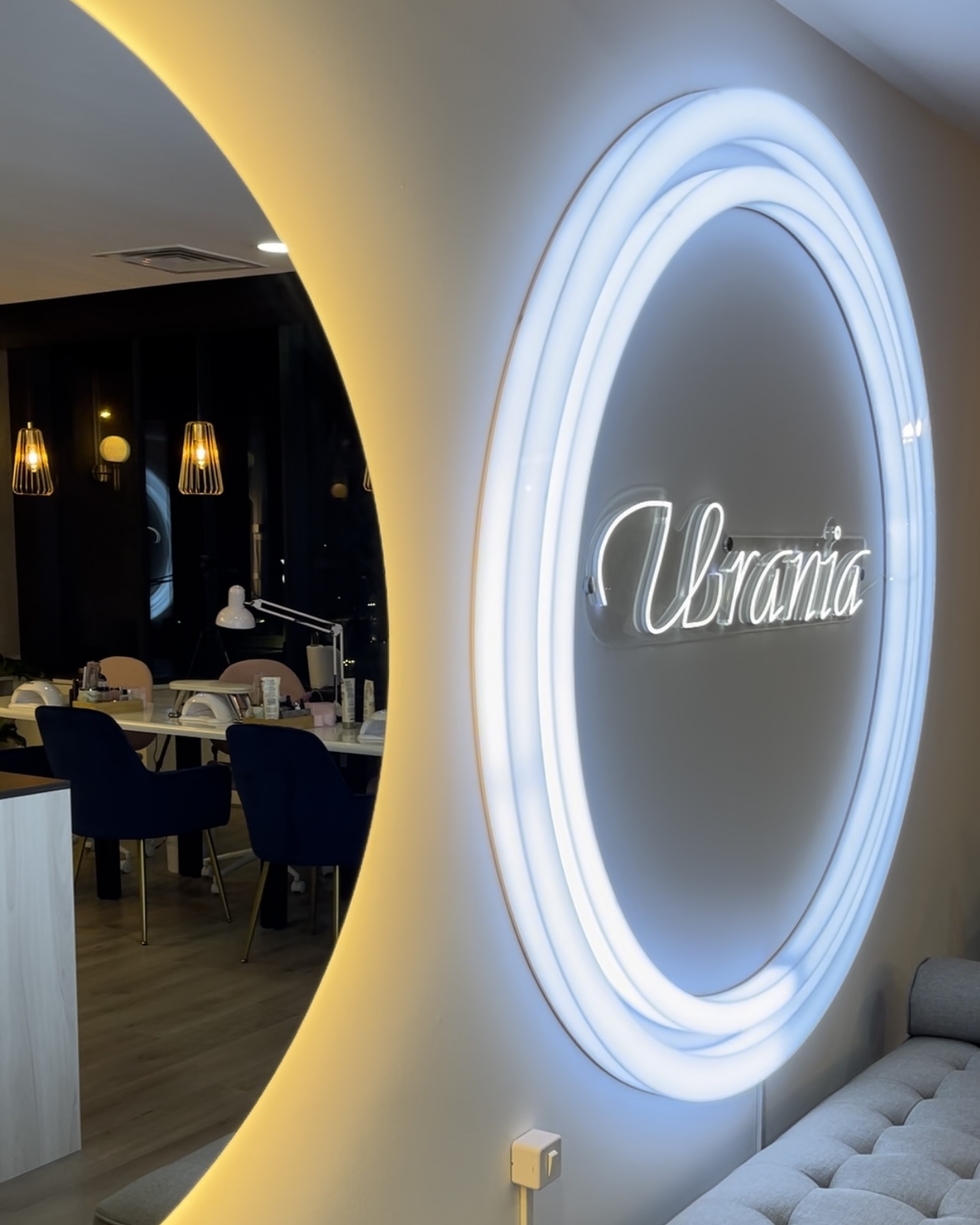 Salón Urania en La Reina